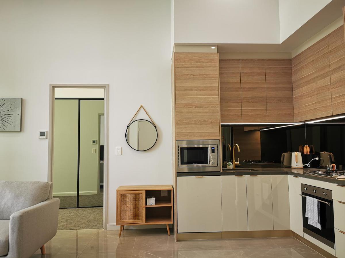 Surfers Paradise New Beachfront Apartments Gold Coast Bagian luar foto