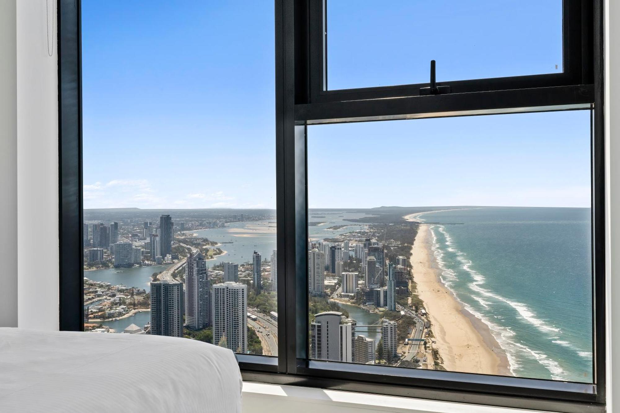 Surfers Paradise New Beachfront Apartments Gold Coast Bagian luar foto