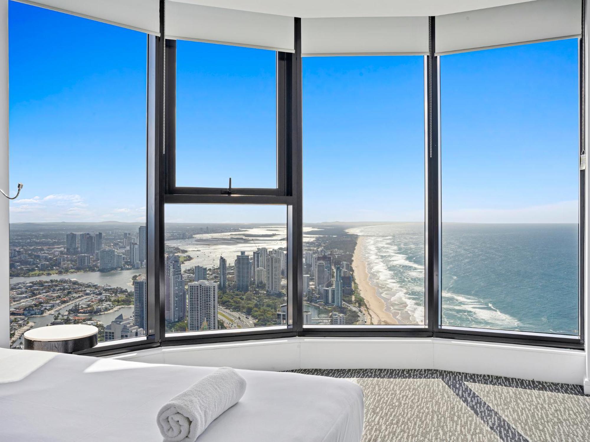 Surfers Paradise New Beachfront Apartments Gold Coast Bagian luar foto