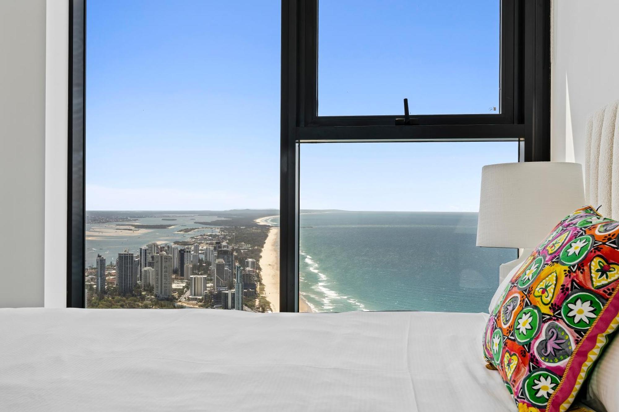 Surfers Paradise New Beachfront Apartments Gold Coast Bagian luar foto