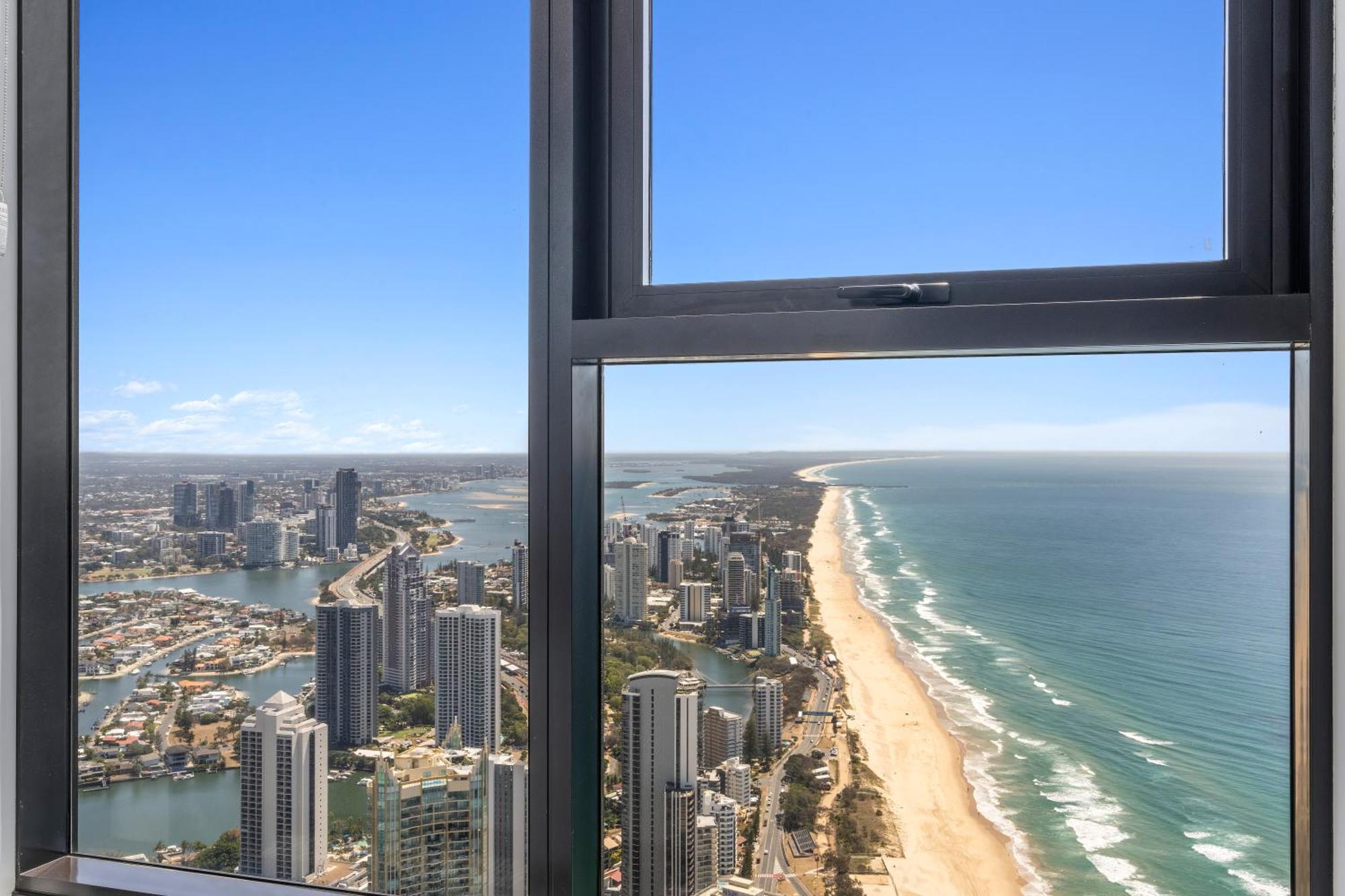 Surfers Paradise New Beachfront Apartments Gold Coast Bagian luar foto