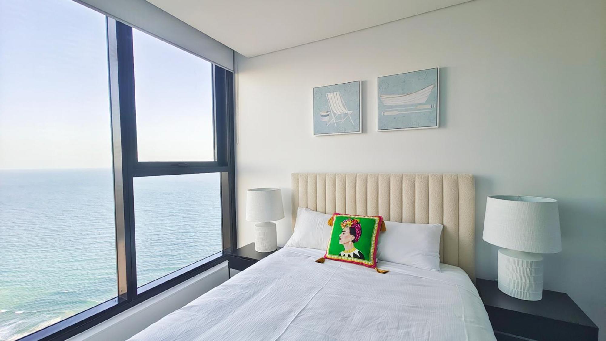 Surfers Paradise New Beachfront Apartments Gold Coast Bagian luar foto
