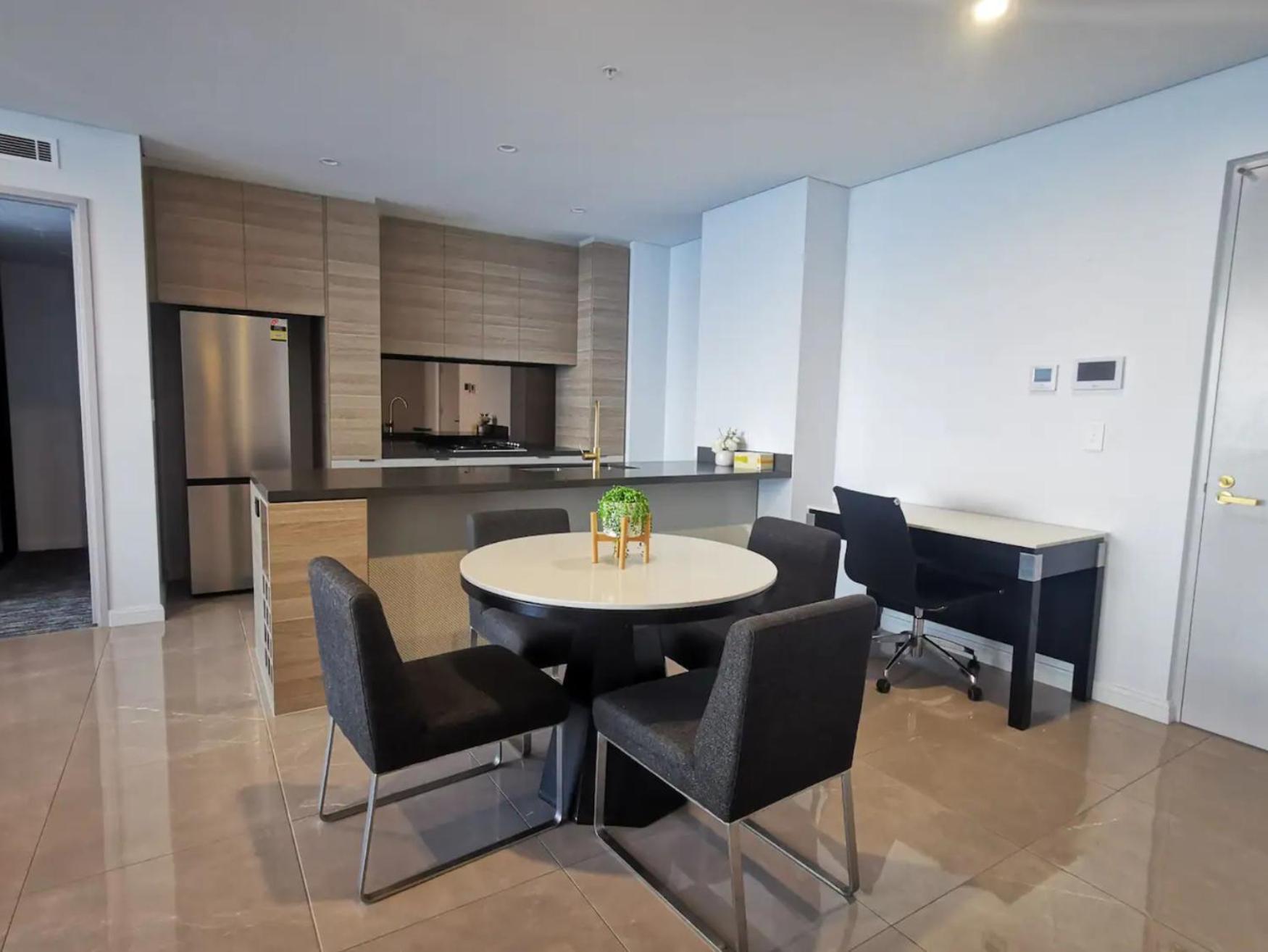 Surfers Paradise New Beachfront Apartments Gold Coast Bagian luar foto
